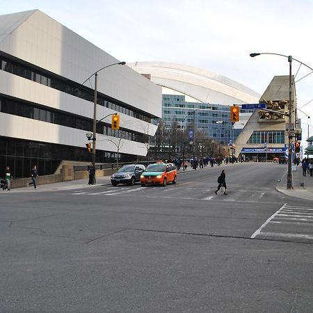 Livingsuites Toronto - 20 Blue Jays Way Εξωτερικό φωτογραφία