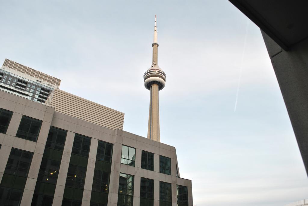 Livingsuites Toronto - 20 Blue Jays Way Εξωτερικό φωτογραφία