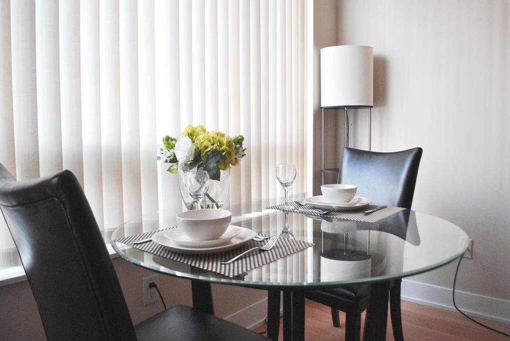 Livingsuites Toronto - 20 Blue Jays Way Εξωτερικό φωτογραφία