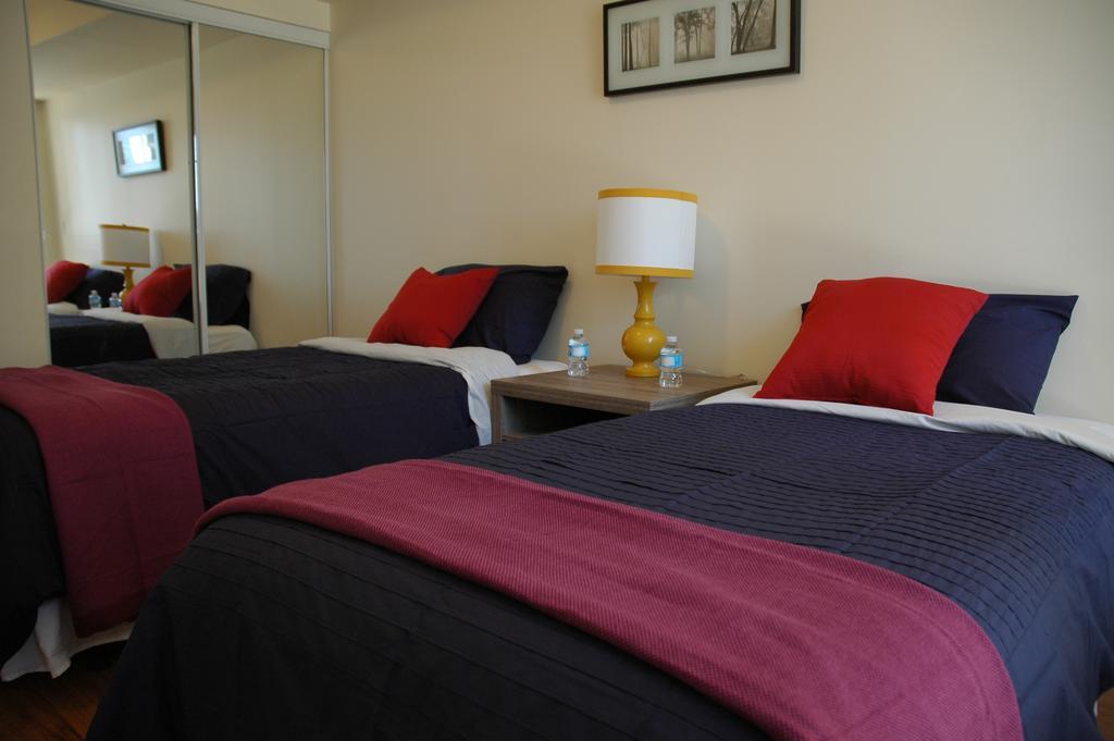 Livingsuites Toronto - 20 Blue Jays Way Εξωτερικό φωτογραφία